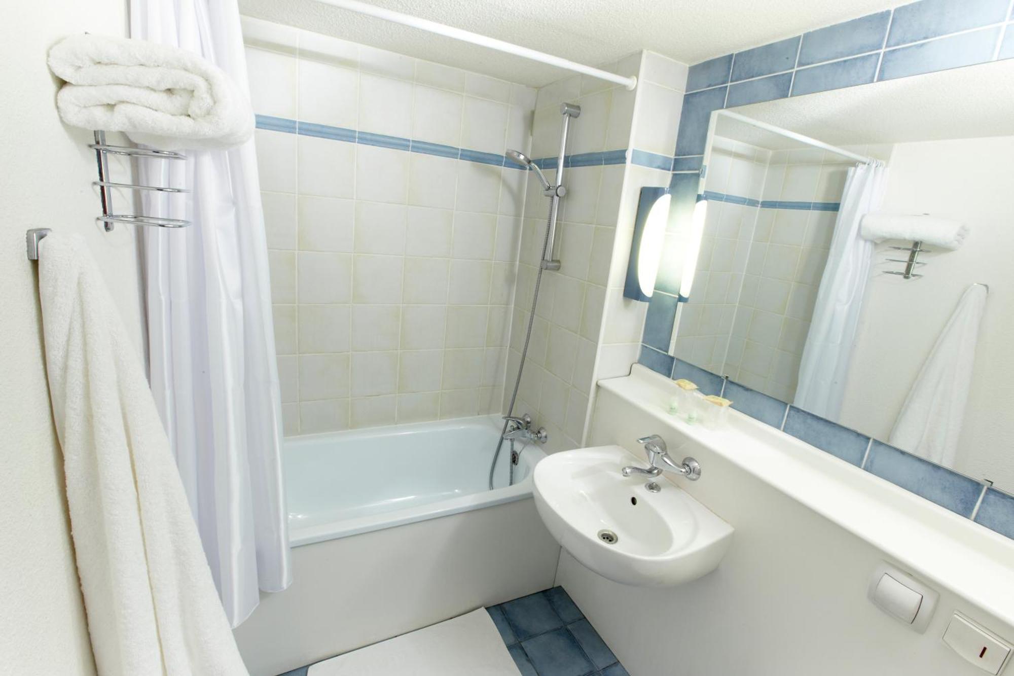 Campanile Grenoble Nord - Moirans-voreppe Hotel